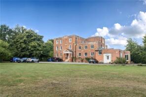 Flat 2, Beech Hill House, Wood Lane, Beech Hill, Reading RG7 2BE