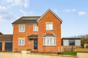 31, Derham Close, Creech St Michael, Taunton TA3 5FG