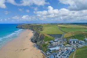 8, Waves, Tregurrian Hill, Watergate Bay, Newquay TR8 4AY