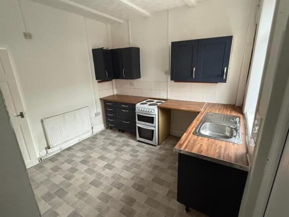 Kitchen 1.jpeg