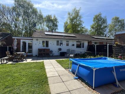 Oak End Way, Chard, Somerset, TA20