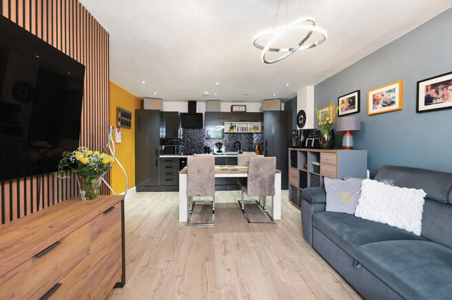 Flat 7, 46 London...