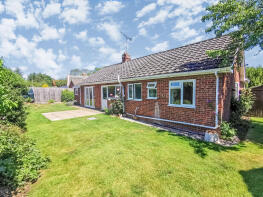The Bungalow, White Horse Lane, Briggate, North Walsham NR28 9QZ