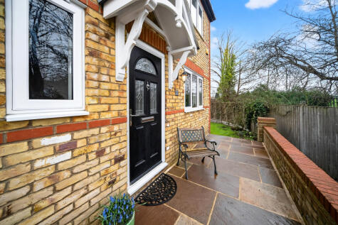 92 Eastbrook Road, Waltham Abbey, EN9