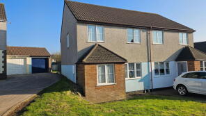 9, Hazel Close, St. Austell PL25 3UU