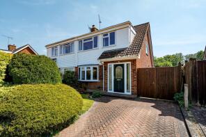 32, Laurel Close, North Warnborough RG29 1BH