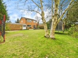 1, Woodlands Walk, Mannings Heath RH13 6JG