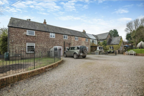 Dock Cottage, Road From Junction With A48 To Kindlands Major, Bullo Pill, Newnham GL14 1ED