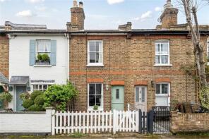 18, Queens Road, Thames Ditton KT7 0QX