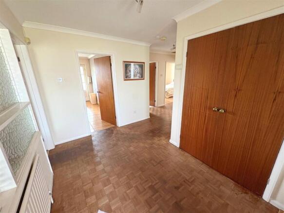 Hallway a.jpg