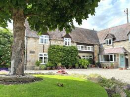 10 West Barn, Amery Lodge Farm, East Side, Evesham WR11 8QY