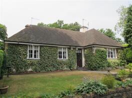 The Lodge, Kidderminster Road, Hampton Lovett WR9 0LX