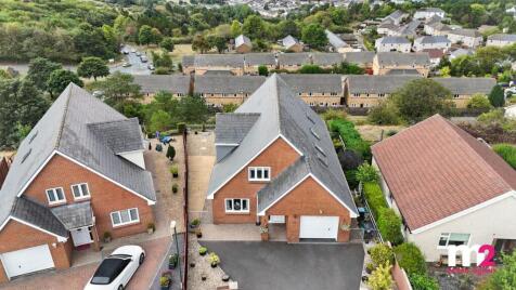 Highlands Crescent, Beaufort, Ebbw Vale, NP23