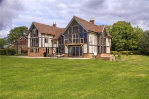 Nash Manor Lower Nash, Nutbourne Lane, Pulborough RH20 2HS