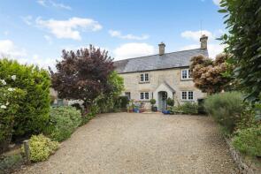 Hillcrest, Middle Hill, Eastcombe, Stroud GL6 7DR