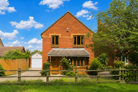 Weggs Farm Road, Duston, Northampton NN5