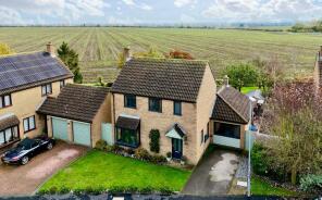 16, Inhams Way, Huntingdon PE28 0UT