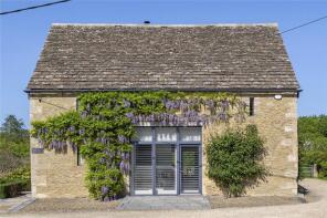 Staffords Barn, Road From War Memorial To Junction With Road To Filkins Down, Filkins, Lechlade GL7 3JG