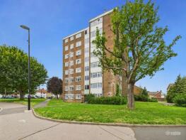 193, Chertsey Crescent, New Addington, Croydon CR0 0DG
