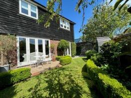 5, Stonegate Court, Station Road, Wadhurst TN5 7EQ