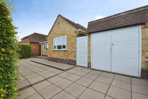 Ambergate Drive, Birstall, Leicester, Leicestershire, LE4