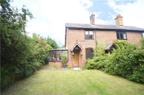 1, Stubbings Farm Cottages, Burchetts Green Road, Burchetts Green, Maidenhead SL6 6QT