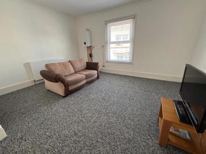 Flat B, 63 High Street, Ryde