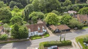 The Oak, Road Running Through Stoke Row, Stoke Row, Henley-on-thames RG9 5PD