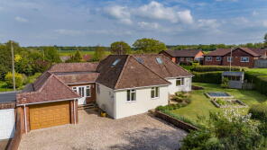 Threeways, Sapley Lane, Basingstoke RG25 3LJ