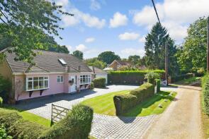 Steyning, Broomhills Chase, Billericay CM12 9TE