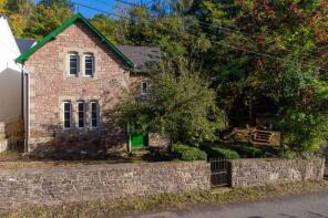Oak Cottage, Road From Junction With A466 To The Pump House, Upper Redbrook, Monmouth NP25 4LU