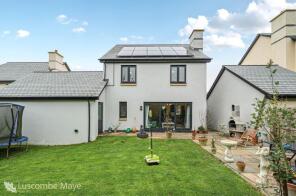 6, Clover Park, Brixton PL8 2FQ