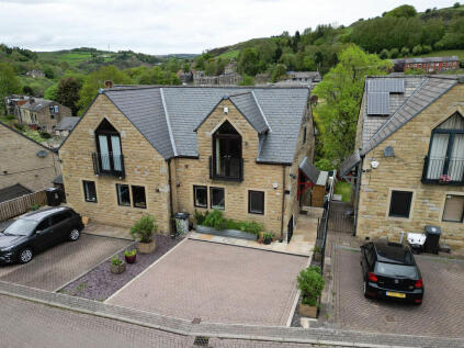 Winterbutlee Grove, Todmorden, OL14 7QU