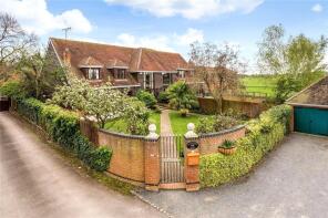 Badgers Barn, Common Road, Windsor SL4 6PX