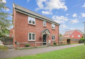 27, Acorn Avenue, Crawley RH10 4AL
