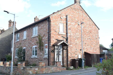 Main Street, LS24