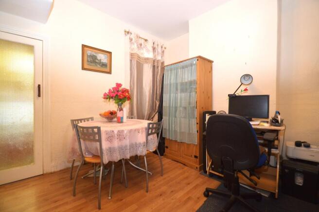 Photo 3