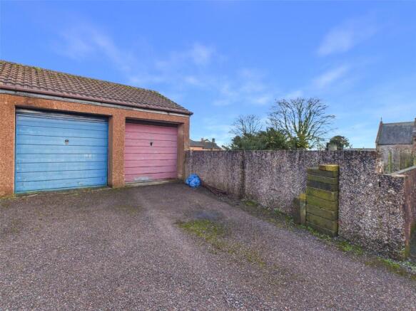 Garage & Parking