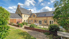 11 The Old Stables, Leyland Close, Buckingham MK18 4FG