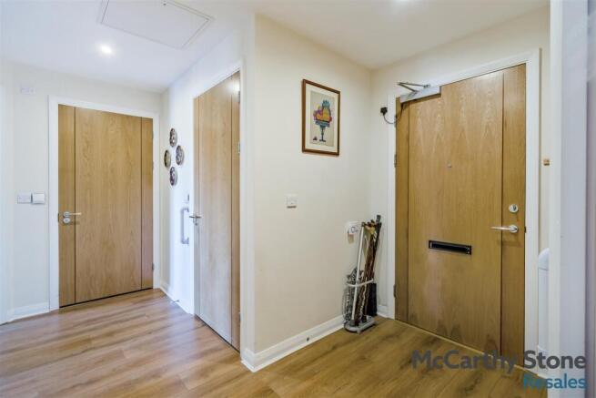 8681532-interior15.jpg