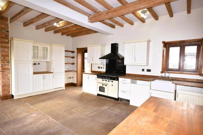 OPEN PLAN KITCHEN