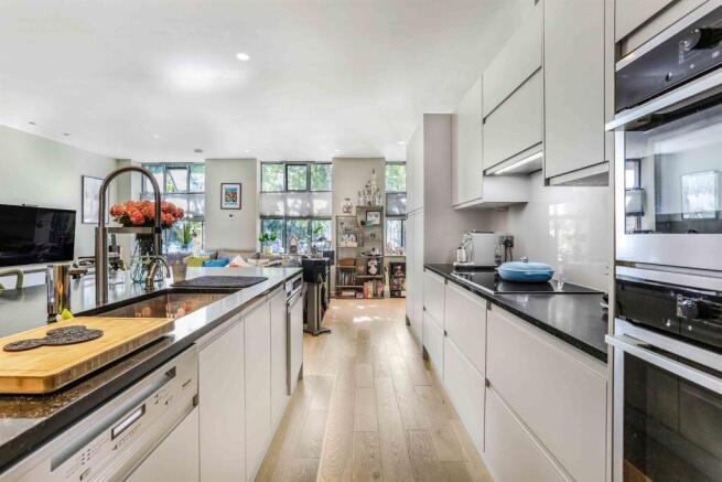 Kitchen/Reception (M