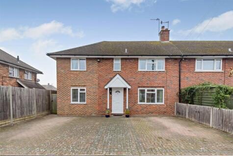 Bracken Way, Chobham, Woking