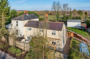2, Glen Cottages, Guildford Road, Runfold, Farnham GU10 1PF