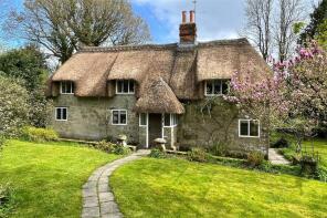 Swainscombe, The Green, Salisbury SP3 6BN