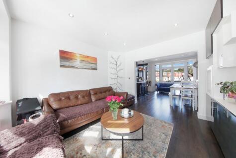 Woodfield Drive, East Barnet, EN4