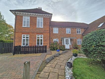 Lake Grove Road, New Milton, Hampshire, BH25