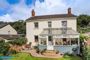 Hatton Villa, Road From Woodland House To Southertons Farmhouse, Tiverton EX16 7HY