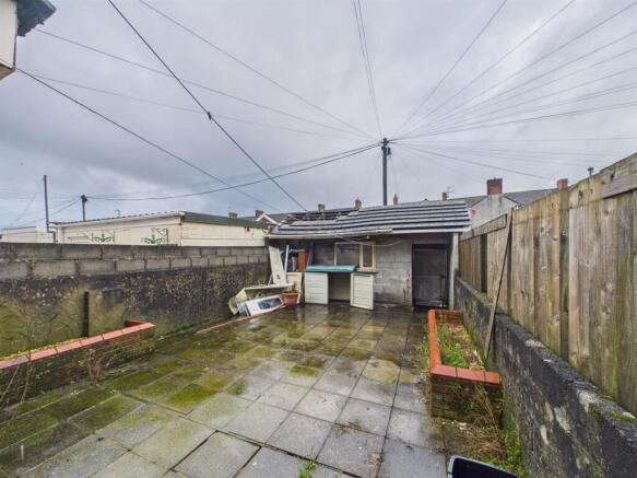 CAM04045G0-PR0058-STILL012.jpg