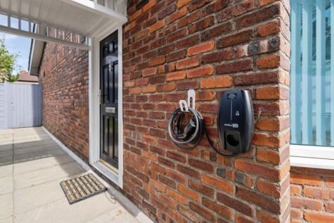 Nunfield Close, Manchester, M40
